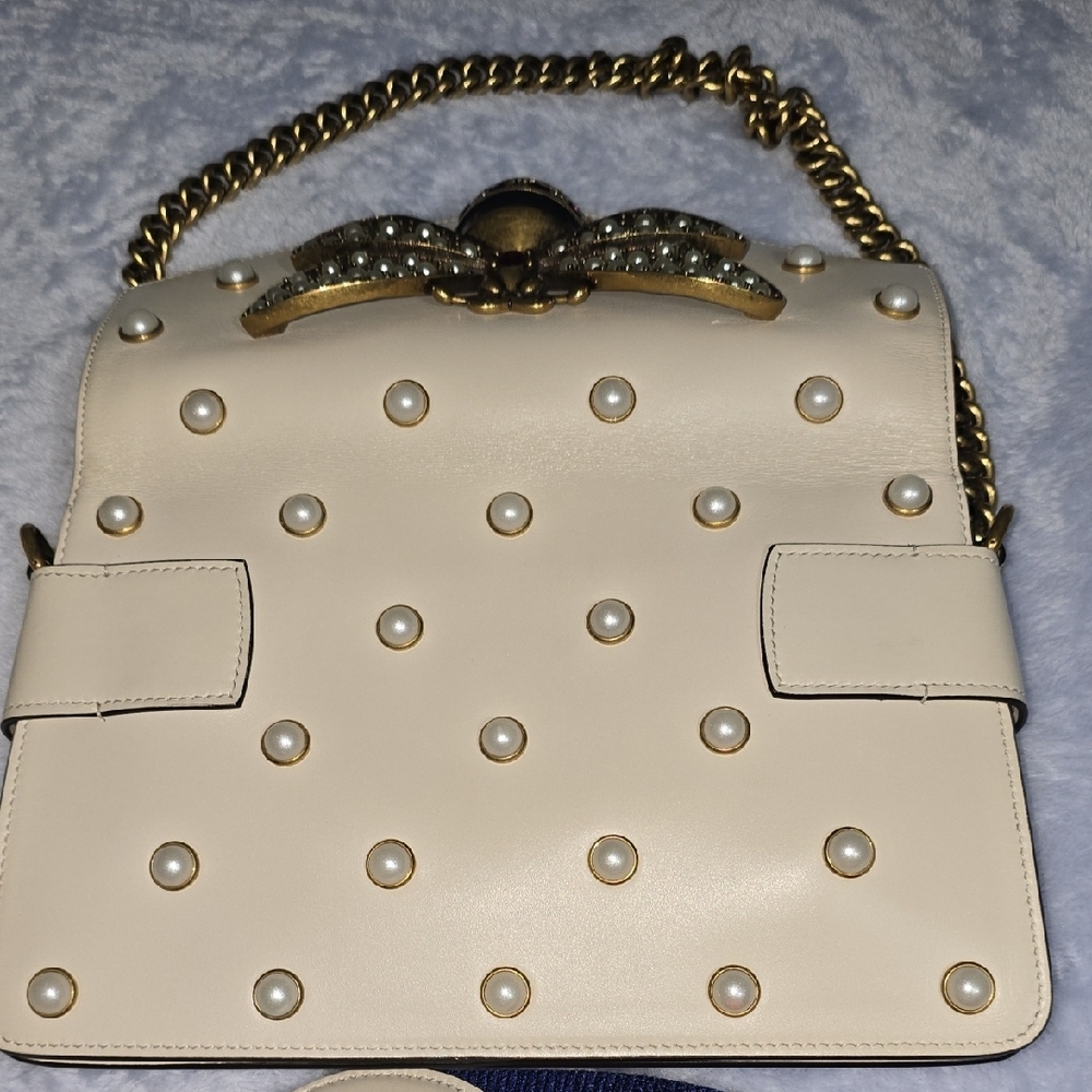 Gucci Cream Clutch with Crystal Bee Embellishment - Picture 15 of 16